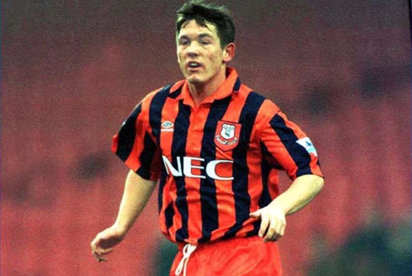 Billy Kenny (49 de ani), fost mijlocaș la Everton, a mărturisit că a consumat alcool și cocaină timp de 25 de ani, fără încetare.