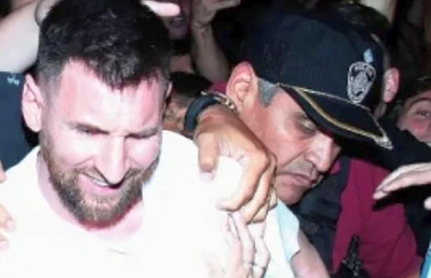 Leo Messi a creat isterie în Argentina » Scos cu poliția din restaurant