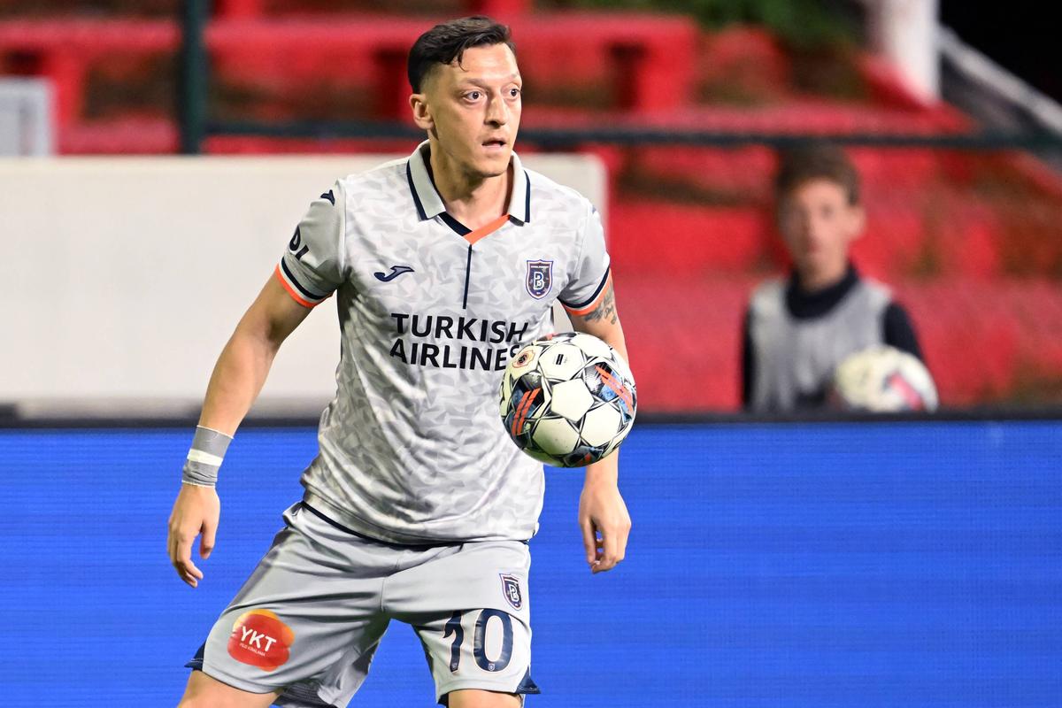 Mesut Ozil și-a anunțat retragerea din fotbal