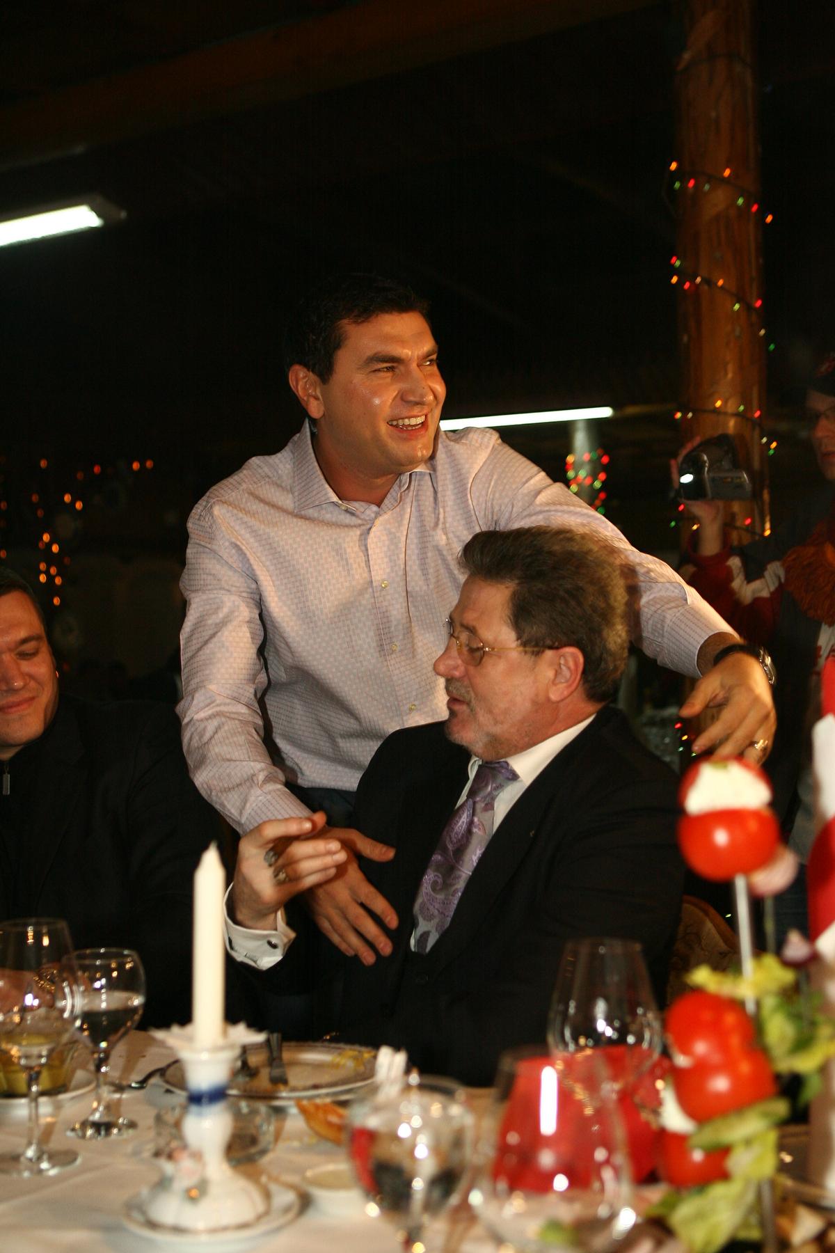 Cele mai tari imagini de la „Doi Cocoși”, restaurantul ce urmează să fie demolat