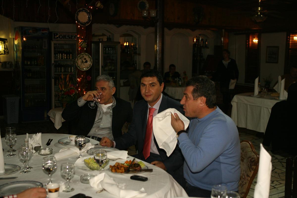 Se demolează celebrul restaurant din București în care s-au negociat zeci de transferuri în fotbalul românesc