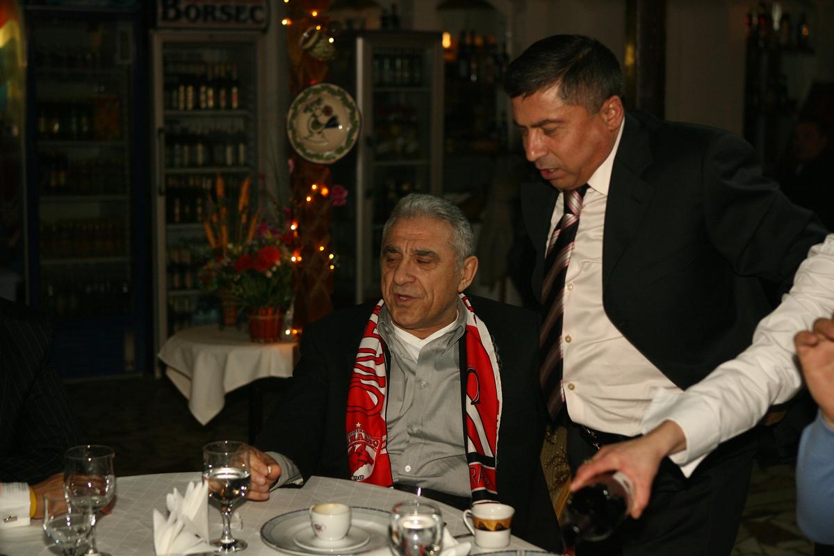 Cele mai tari imagini de la „Doi Cocoși”, restaurantul ce urmează să fie demolat