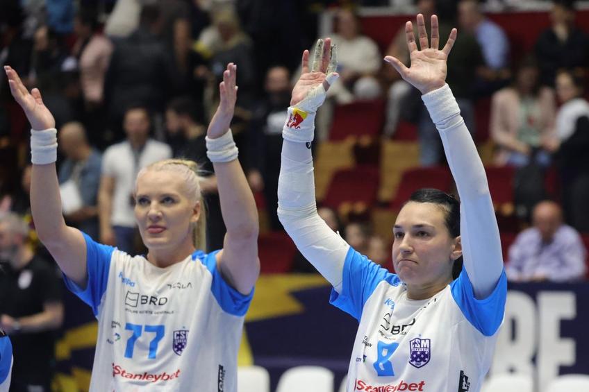 Crina Pintea și Cristina Neagu / FOTO: Ionuț Iordache (GSP.ro)