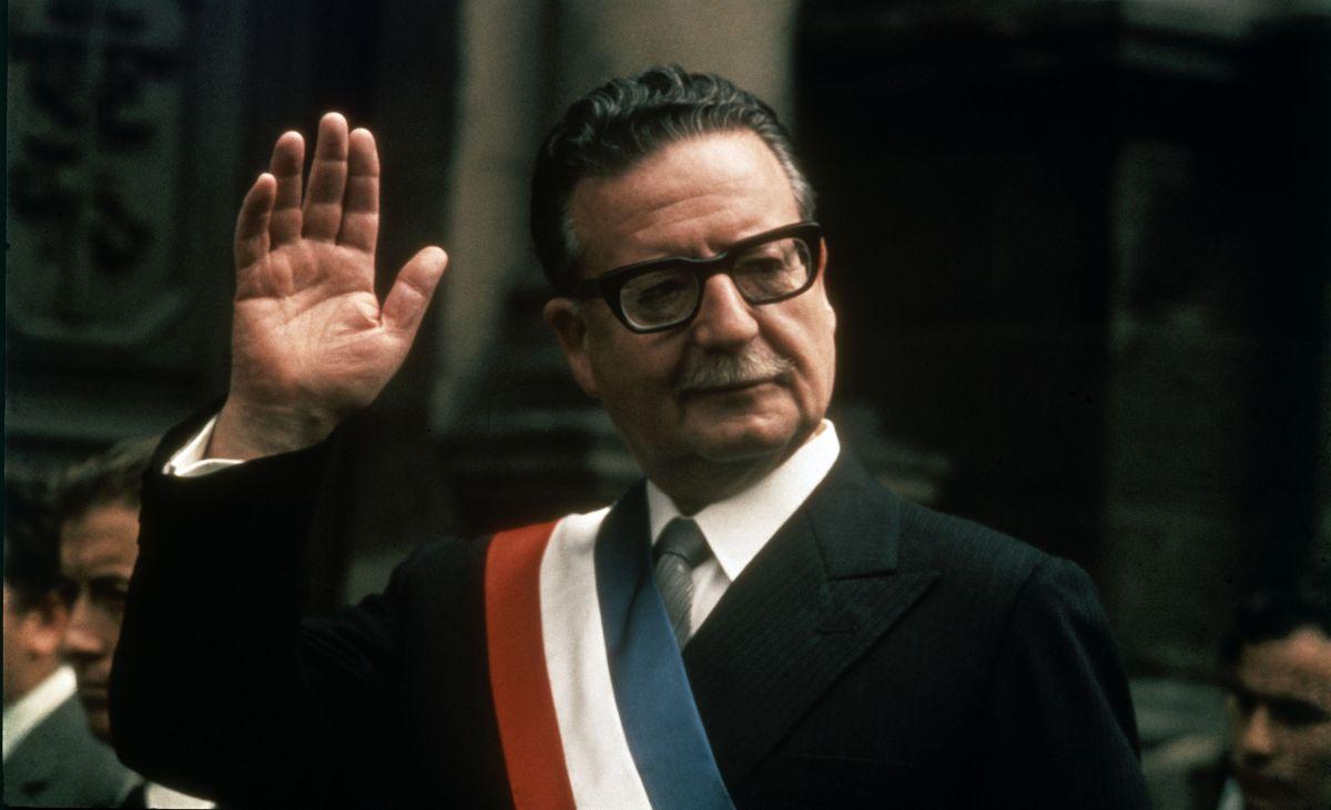 Carlos Caszely - Augusto Pinochet