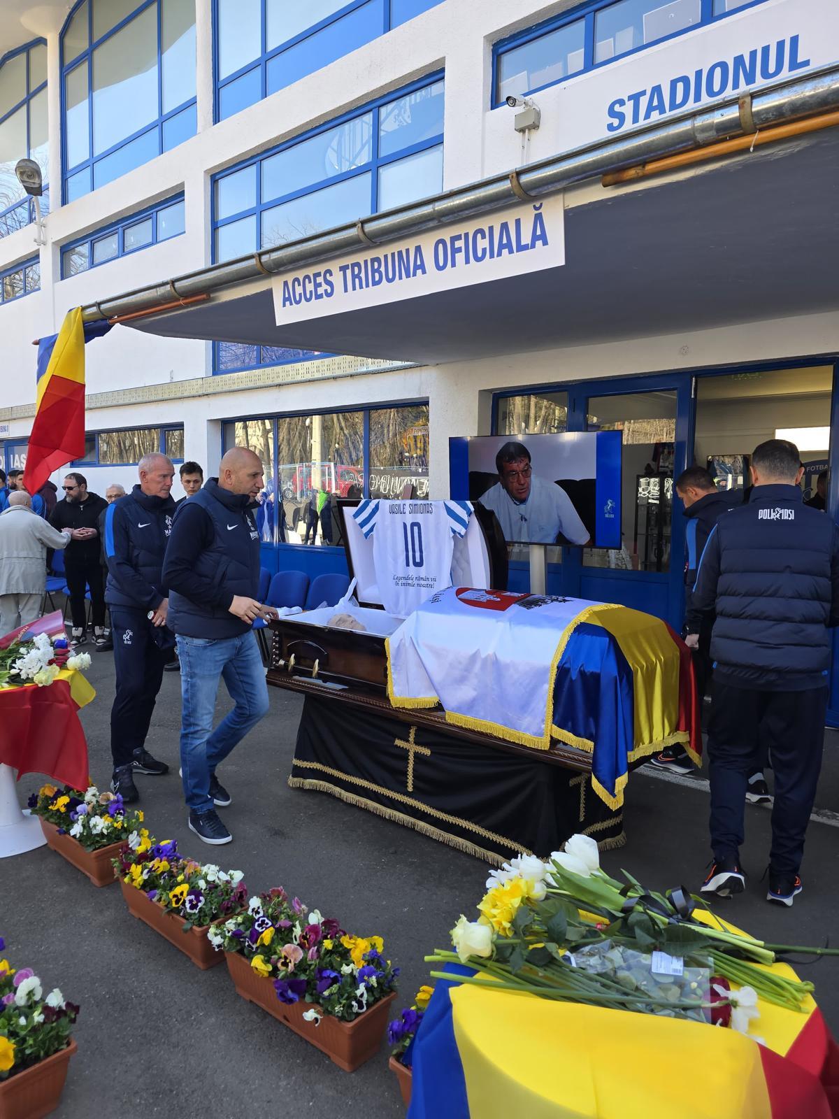 Opt lucruri inedite din viața lui Vasile Simionaș » Motivul pentru care a refuzat Craiova Maxima și cum l-a descoperit pe Cosmin Olăroiu