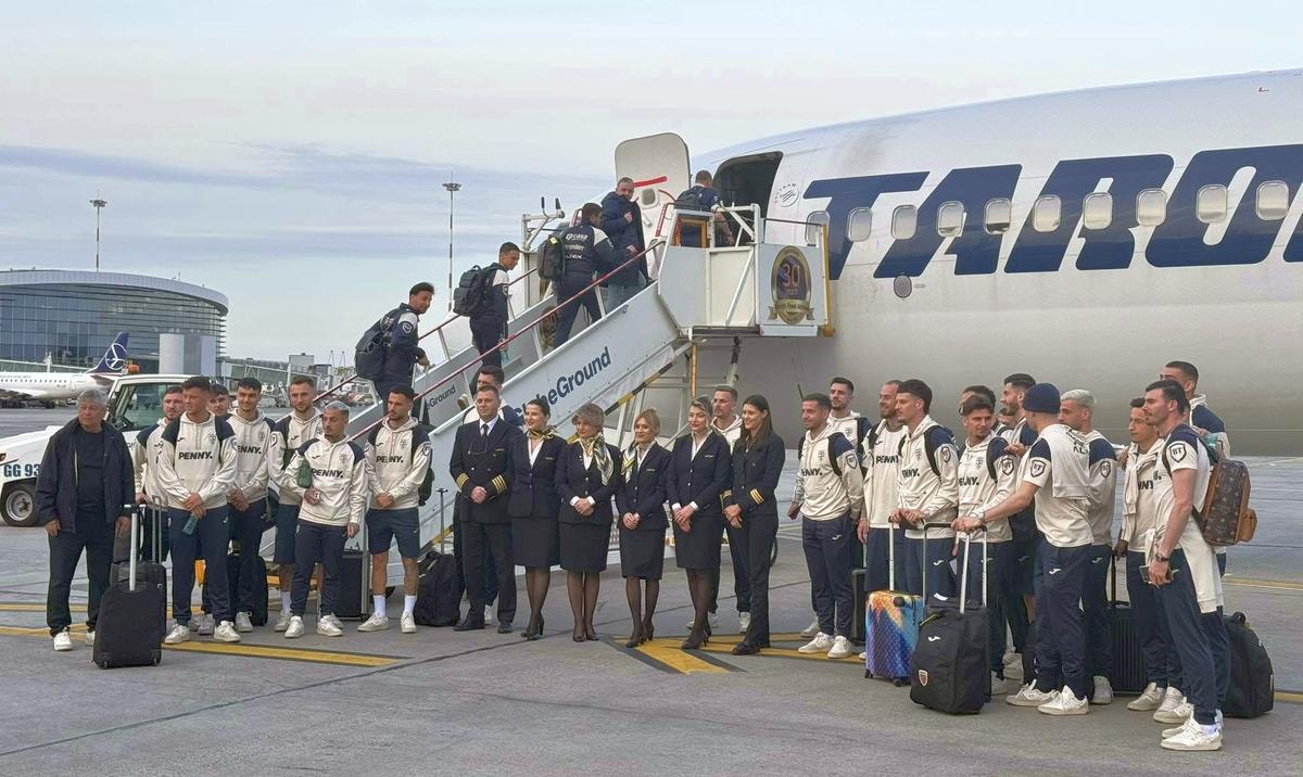 Jucătorii și staff-ul echipei naționale au plecat spre Rimini cu aeronava ce poartă numele Nadiei Comăneci