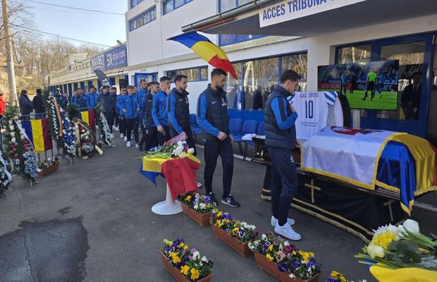 Mare de oameni la despărțirea de una dintre legendele fotbalului românesc
