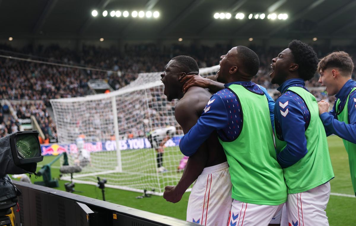 Newcastle - Sunderland, cu scenografie demnă de „Tyne-Wear Derby”