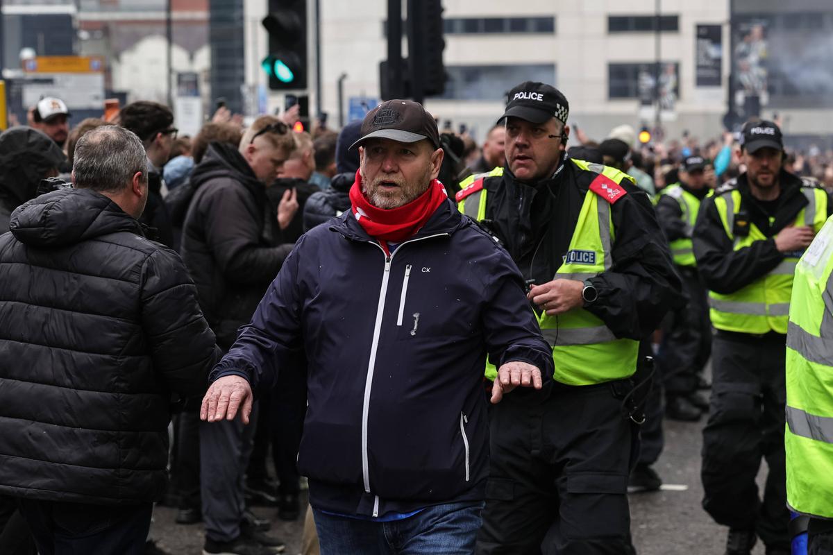 Fanii lui Newcastle și Sunderland, confruntări sângeroase înainte de meci