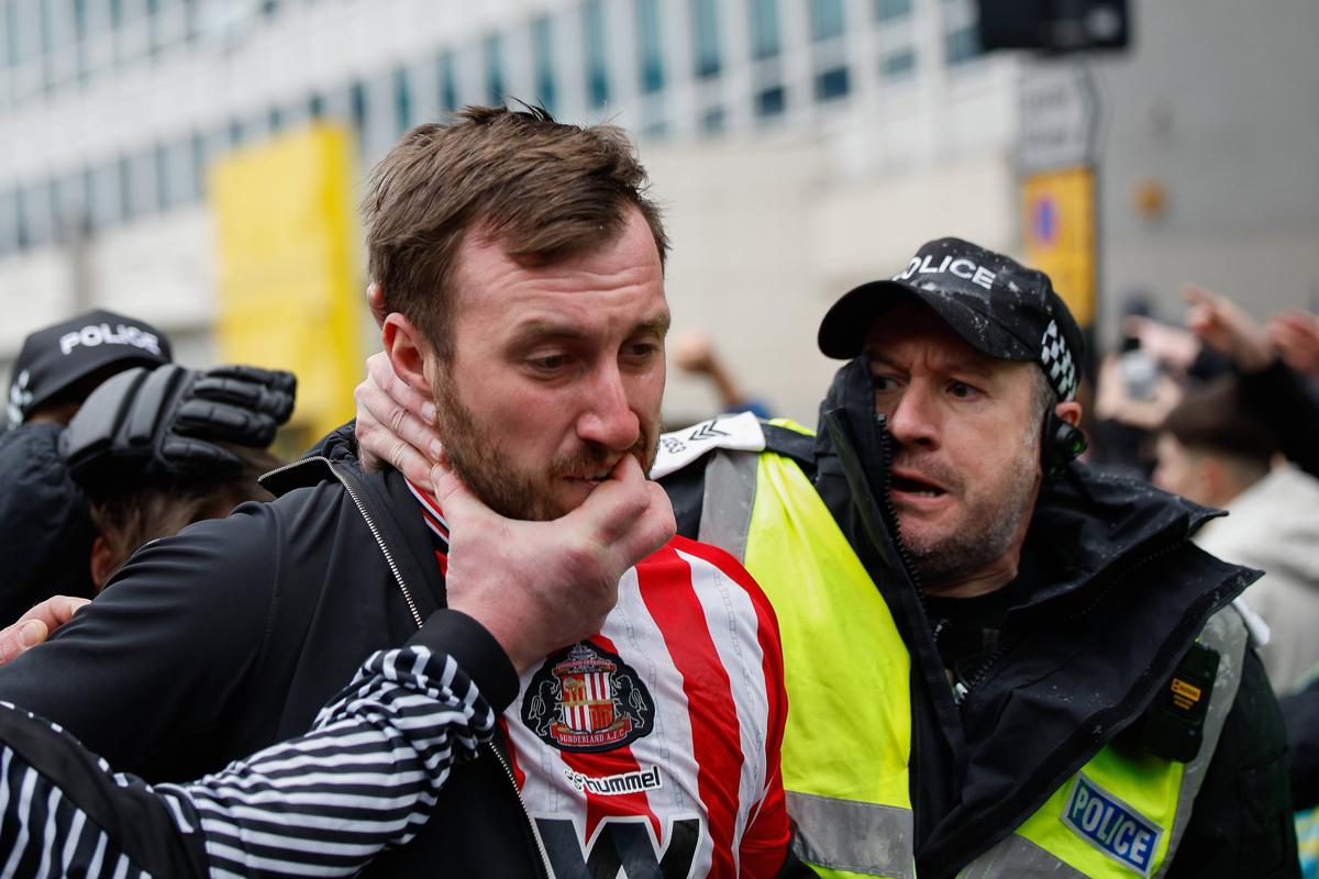 Fanii lui Newcastle și Sunderland, confruntări sângeroase înainte de meci