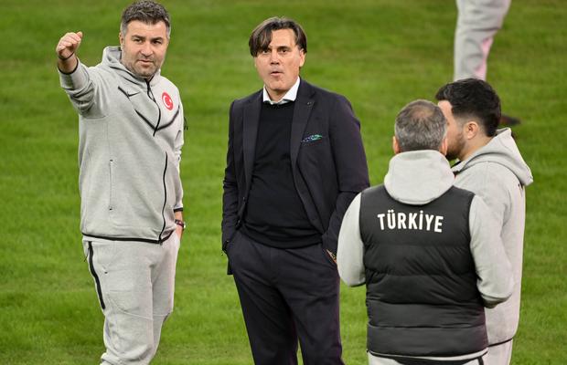 Și turcii au o teamă uriașă înainte de baraj: „Uneori, pe jucători trebuie să-i bați, apoi să-i mângâi!”