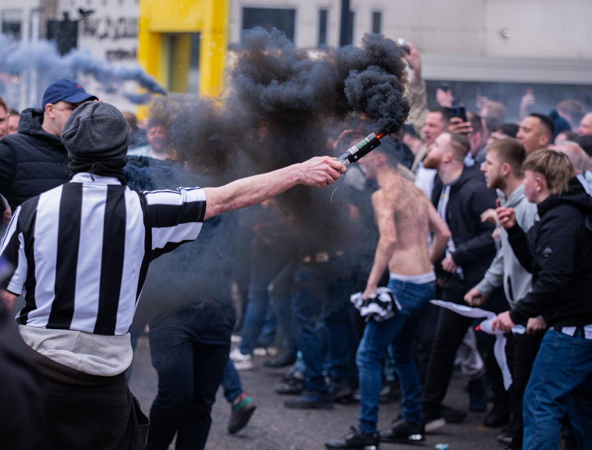 Fanii lui Newcastle și Sunderland, confruntări sângeroase înainte de meci