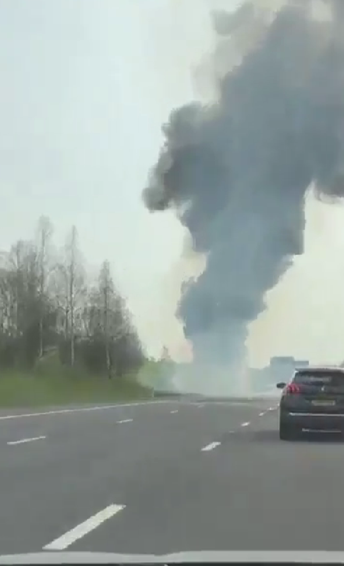 Autocar cu fani de la Manchester City, cuprins de flăcări