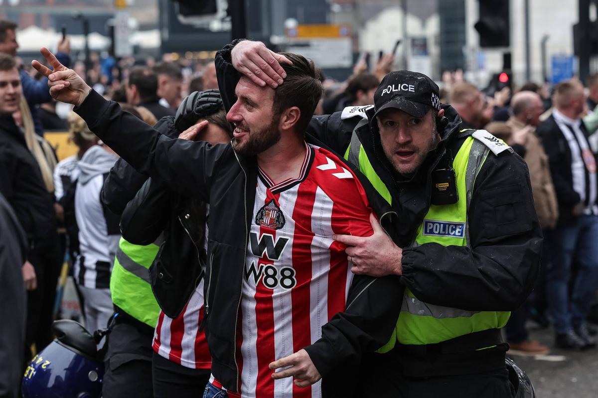 Fanii lui Newcastle și Sunderland, confruntări sângeroase înainte de meci