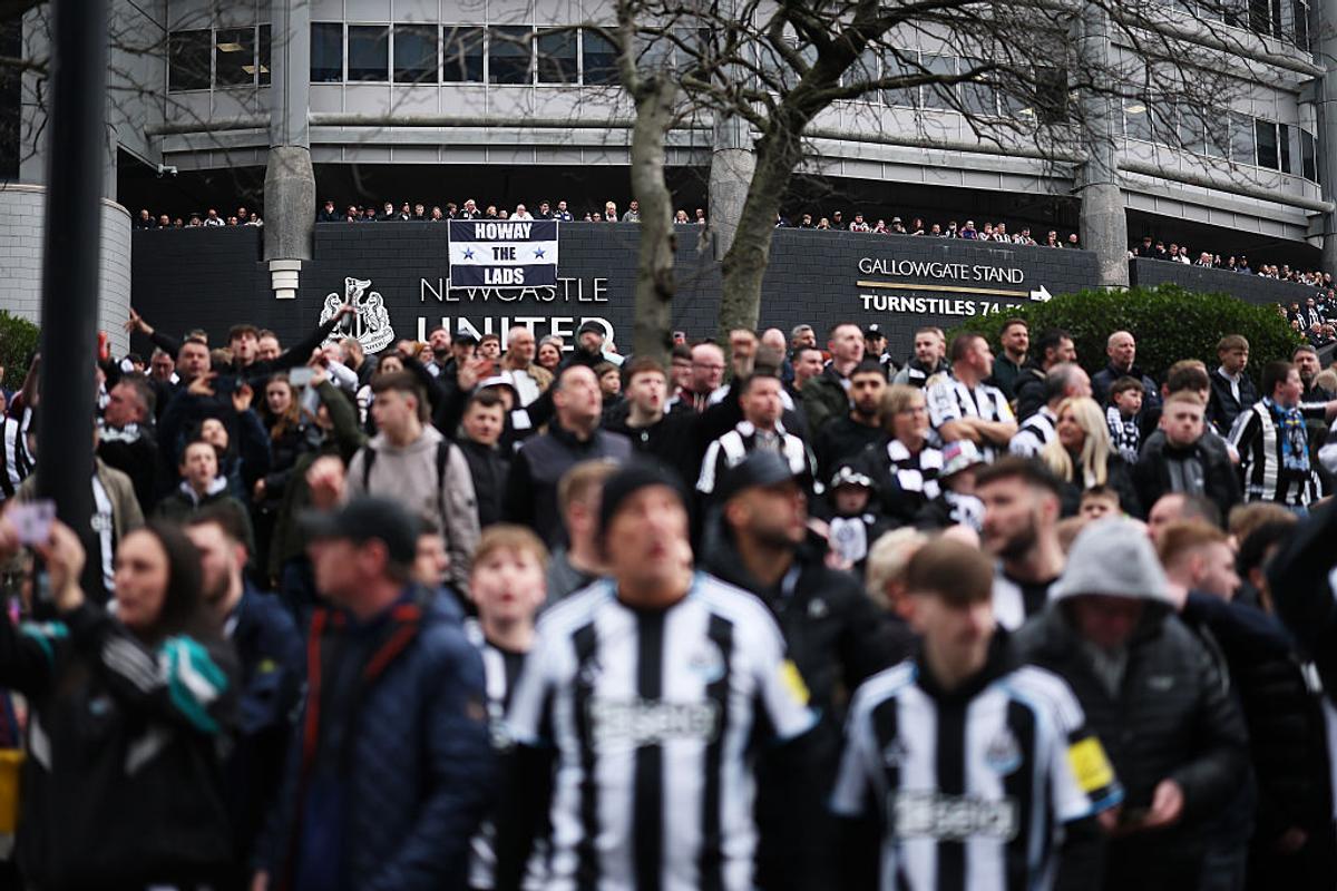 Newcastle - Sunderland, cu scenografie demnă de „Tyne-Wear Derby”