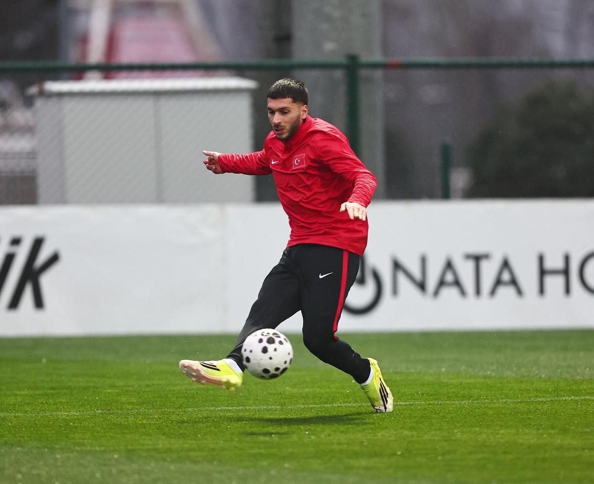 Decizia luată astăzi de Vincenzo Montella » Cum a încercat să îi caștige pe fotbaliștii din naționala Turciei