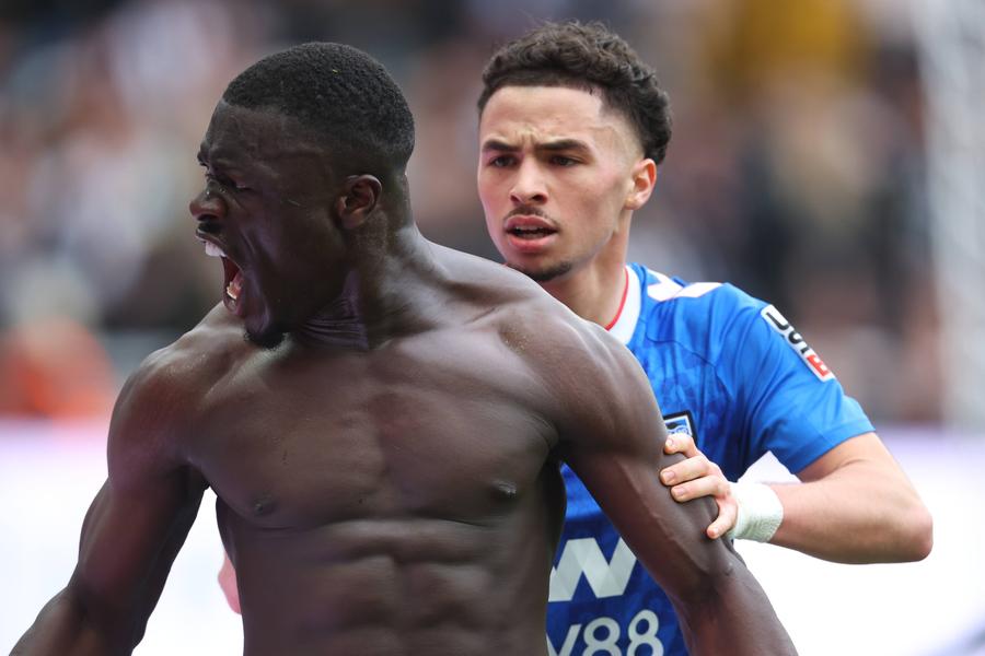 Brian Brobbey, decisiv în Newcastle - Sunderland / imago Images Derby-ul Newcastle - Sunderland n-a dezamăgit nici de această dată! Scenografie bestială și „remontada” parafată în minutul 90
