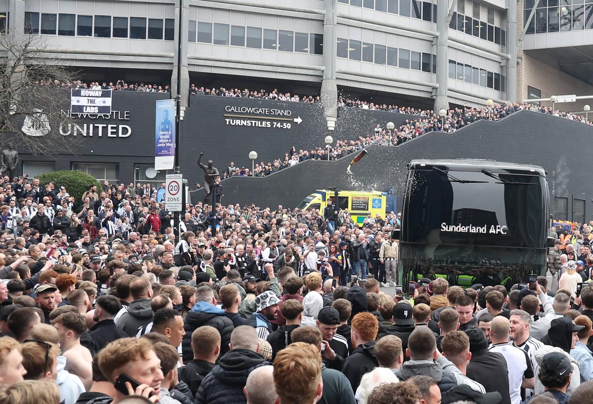 Fanii lui Newcastle și Sunderland, confruntări sângeroase înainte de meci