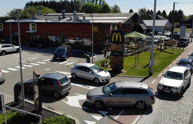 Strategia Belgiei pentru ieșirea din izolare » Alegi 10 prieteni sau rude cu care să te vezi în weekend. Mereu aceiași!