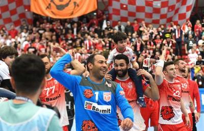 Reacție dură a oficialilor lui Dinamo: „Cei trei extracomunitari, ca să avem succes, sunt Dedu, Vărzaru și Sâsâeac!”