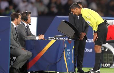 Fotbalul european, fără video-arbitraj » Planul UEFA pentru reluarea competițiilor