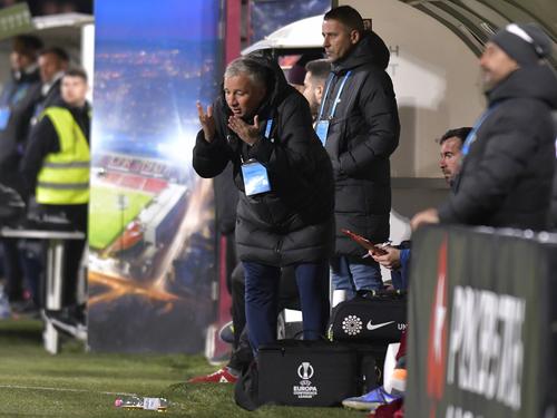 Dan Petrescu are
tot mai multe
probleme la CFR
FOTO Imago