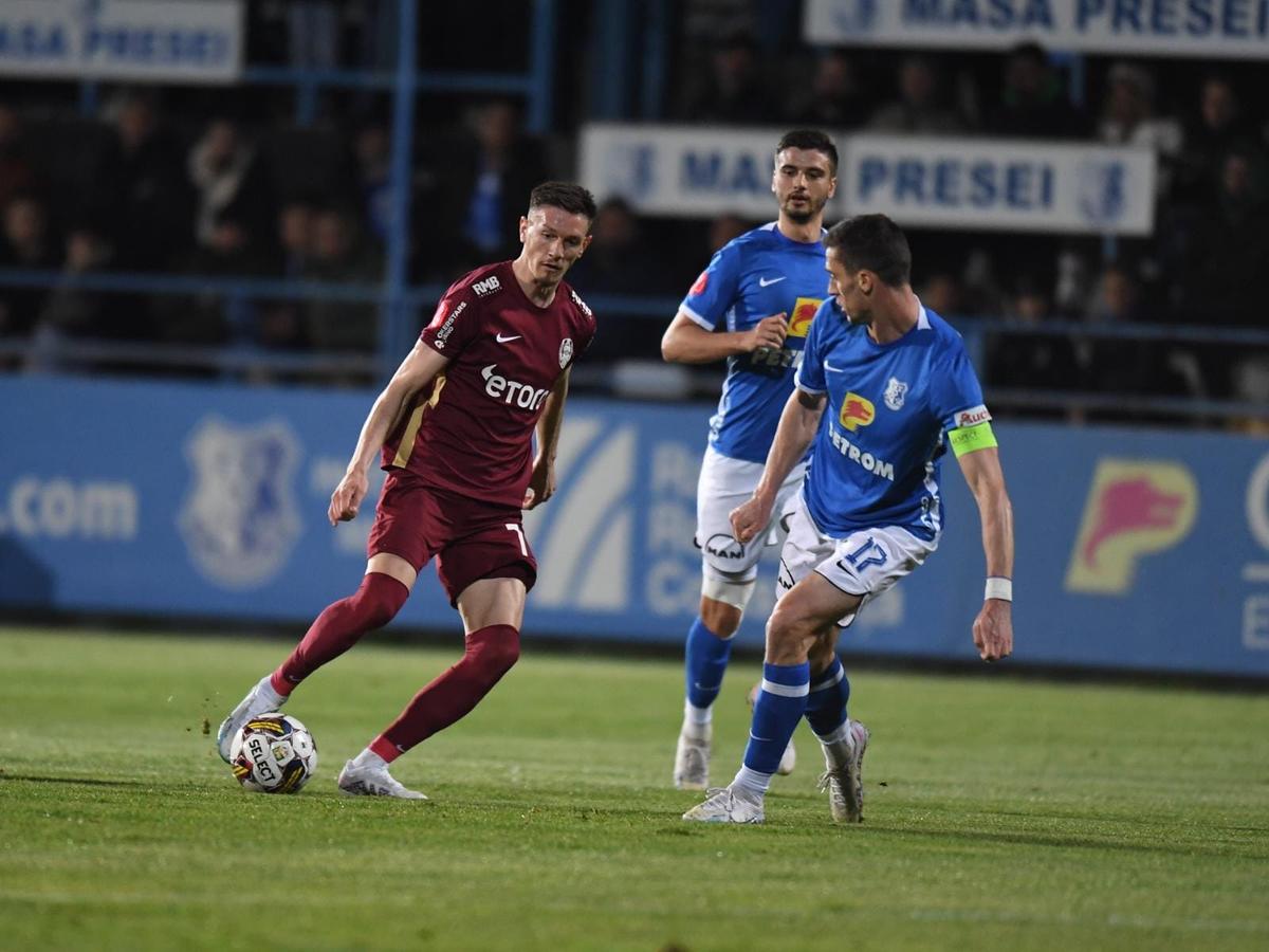 Momente încinse în Farul - CFR Cluj: încăierare generală după un conflict Nedelcu - Burcă!