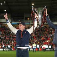 Rob McElhenney și Ryan Reynolds au sărbătorit intens promovarea lui Wrexham (foto: Guliver/Getty Images)