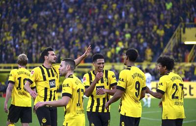 Final nebun de sezon în Bundesliga, după ce Dortmund a zdrobit-o pe Frankfurt! Clasamentul cu 5 etape rămase până la final