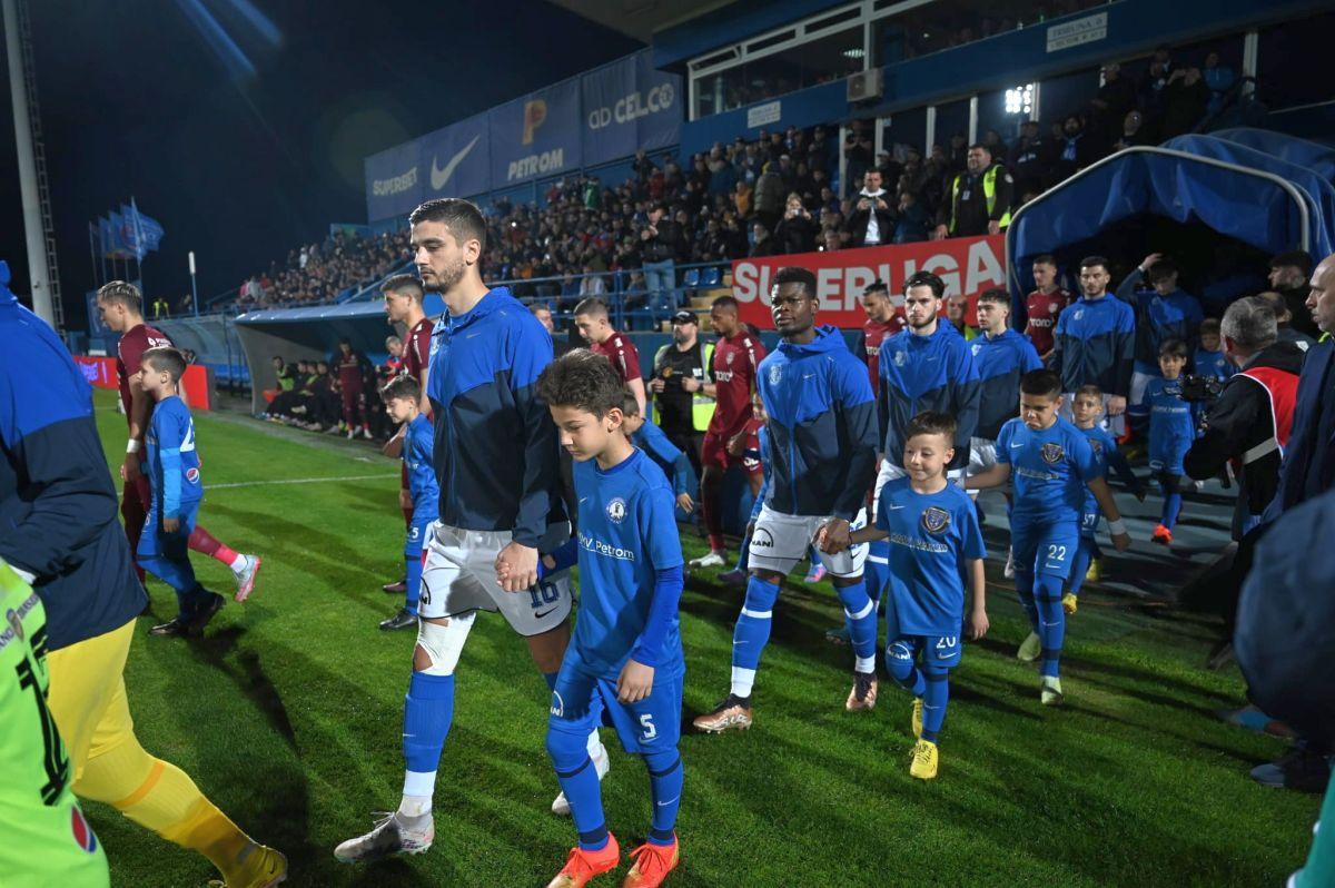 Momente încinse în Farul - CFR Cluj: încăierare generală după un conflict Nedelcu - Burcă!