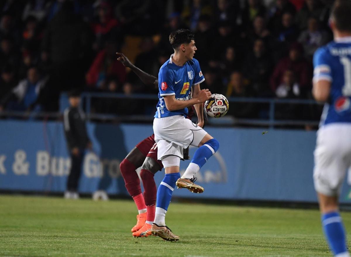 Momente încinse în Farul - CFR Cluj: încăierare generală după un conflict Nedelcu - Burcă!