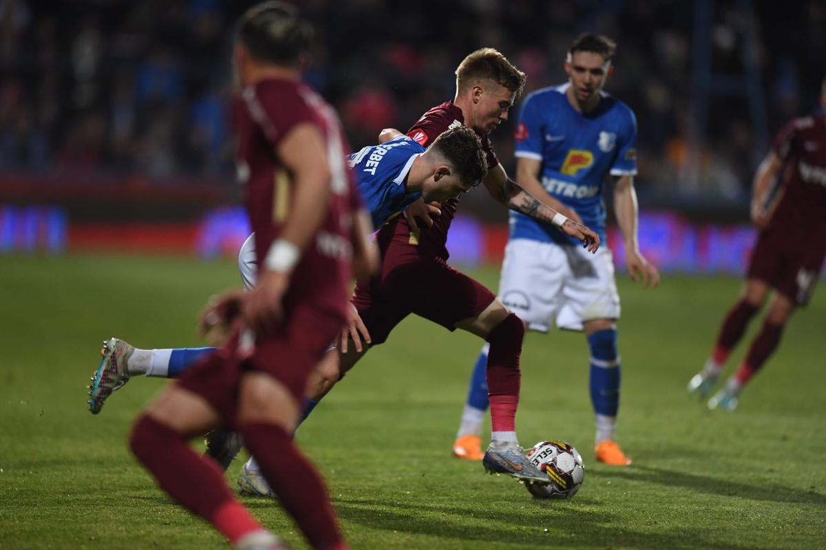 Momente încinse în Farul - CFR Cluj: încăierare generală după un conflict Nedelcu - Burcă!