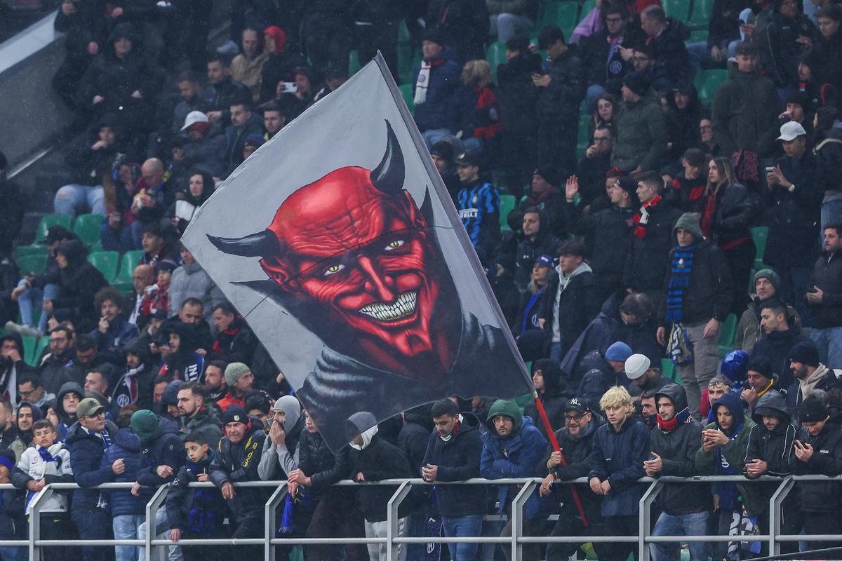 scenografii Milan-Inter, 22 aprilie