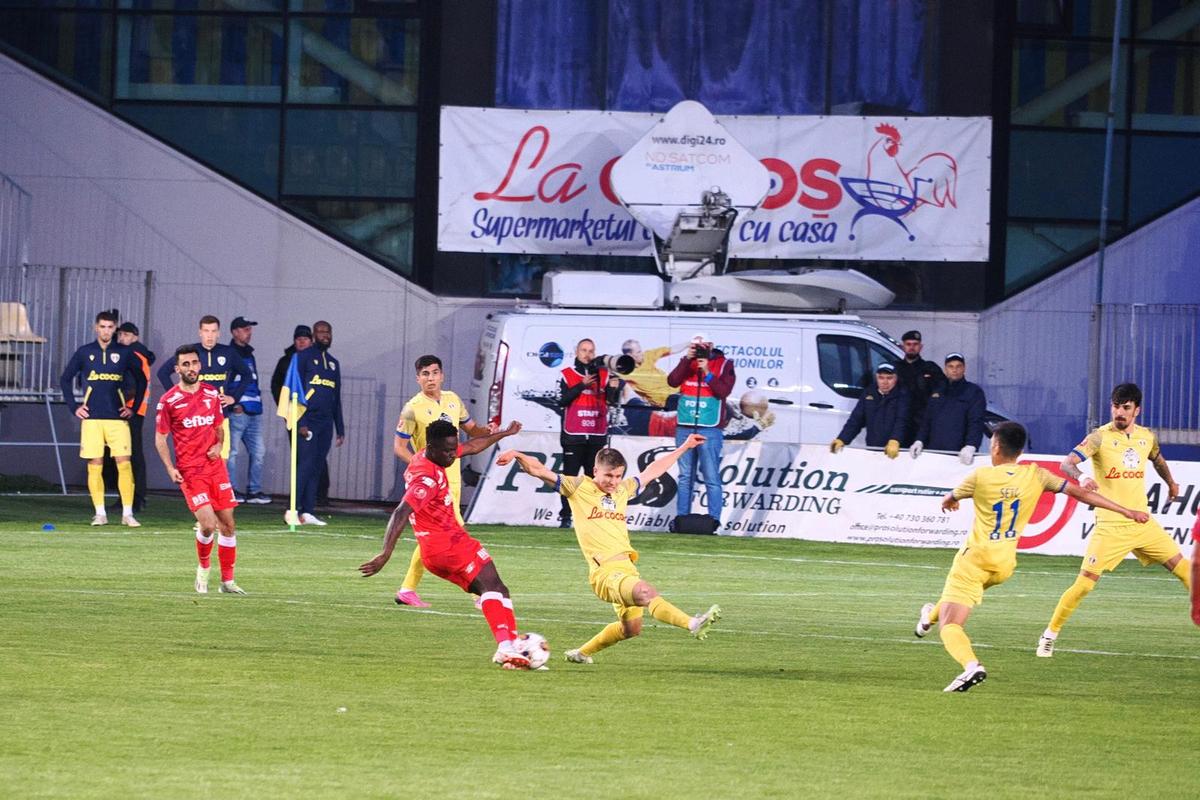Sergiu Hanca, despre poza-eveniment descoperită de GSP: „De-asta e frumos fotbalul! Copil de mingi, acum câștigă titlul cu FCSB. Bravo lui!”