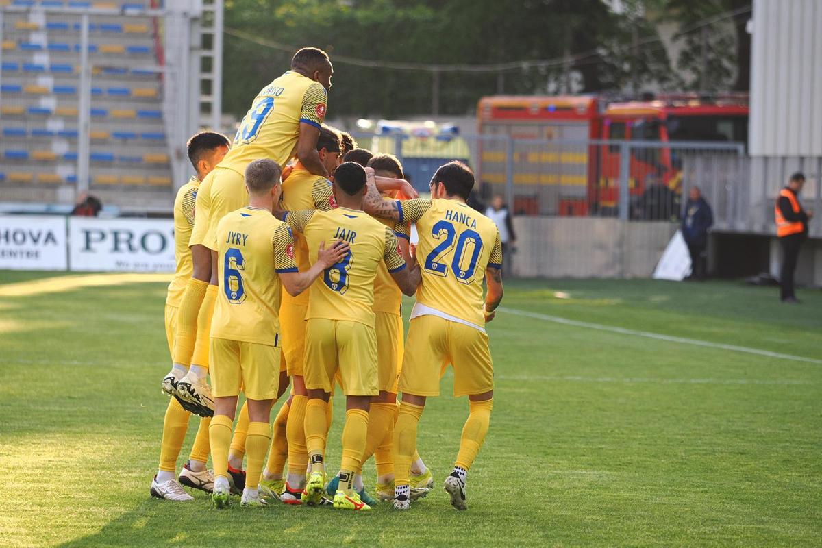 Sergiu Hanca, despre poza-eveniment descoperită de GSP: „De-asta e frumos fotbalul! Copil de mingi, acum câștigă titlul cu FCSB. Bravo lui!”