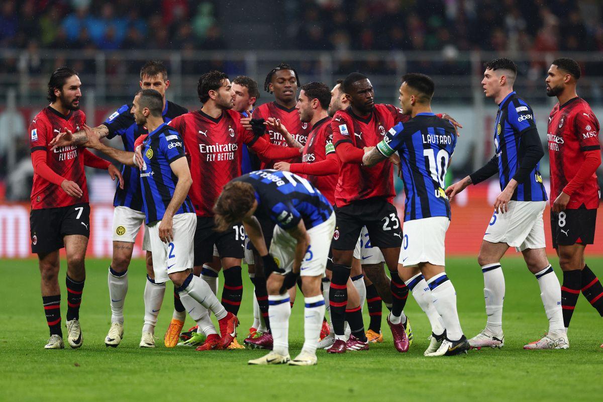 Scenografii impresionante în AC Milan - Inter » Cum s-au ironizat cele două galerii