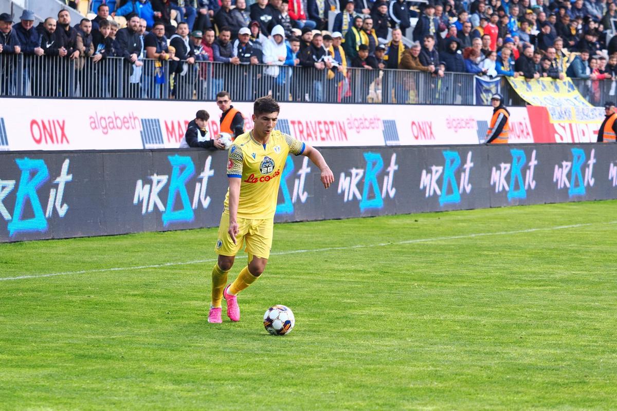 Sergiu Hanca, despre poza-eveniment descoperită de GSP: „De-asta e frumos fotbalul! Copil de mingi, acum câștigă titlul cu FCSB. Bravo lui!”