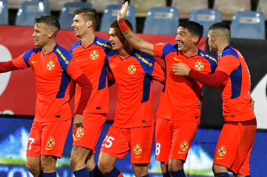 Ovidiu Perianu (număul 25), în perioada în care FCSB apela la serviciile sale / Sursă foto: Imago Images
