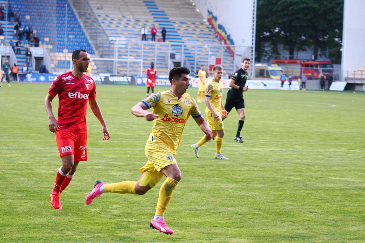 Sergiu Hanca, despre poza-eveniment descoperită de GSP: „De-asta e frumos fotbalul! Copil de mingi, acum câștigă titlul cu FCSB. Bravo lui!”