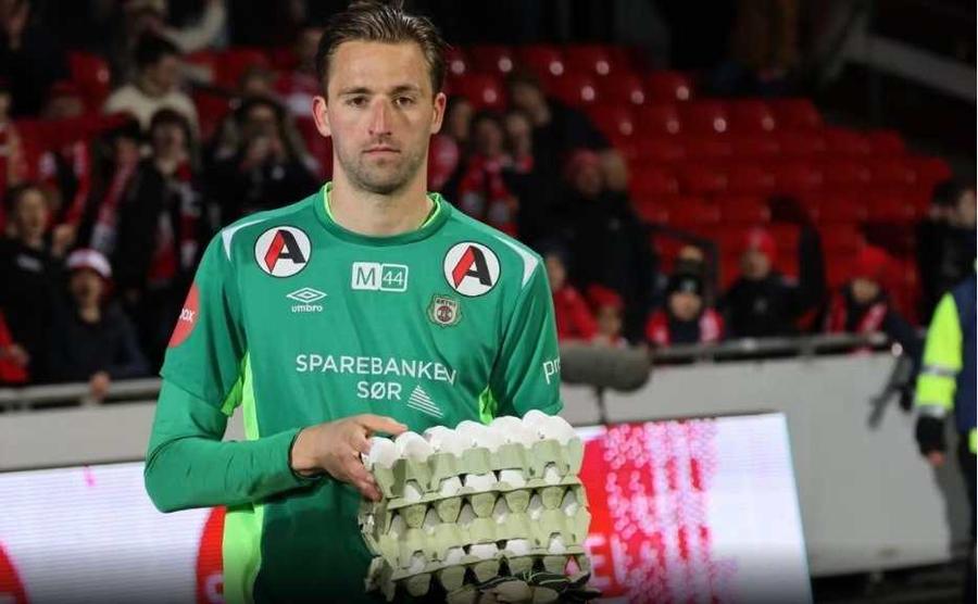 A fost cel mai bun jucător de pe teren și a primit cadou un miel! Ce premii au mai luat fotbaliștii