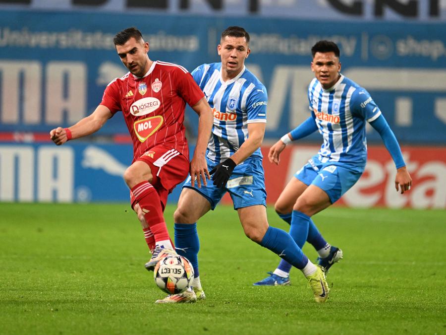 Denil Maldonado și Carlos Mora / foto: Imago Baiaram nu e singurul » Mirel Rădoi poate pierde încă doi fotbaliști importanți la vară: unul este titular