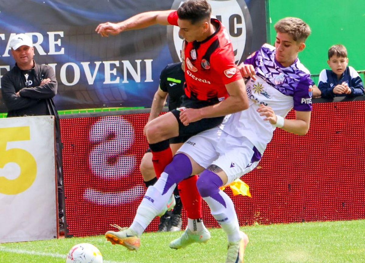 Adriano Manole - puștiul cu nume de fotbalist care a debutat la 17 ani la FC Argeș