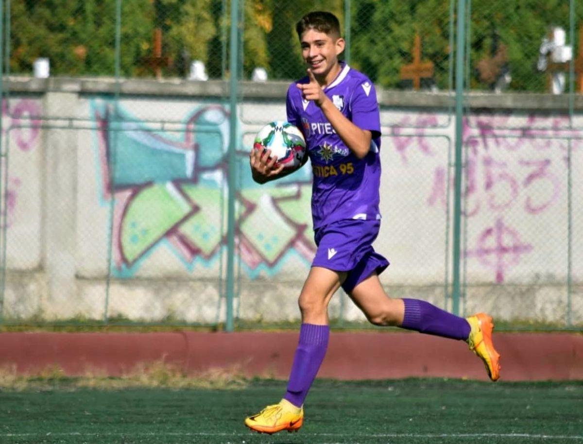 Adriano Manole - puștiul cu nume de fotbalist care a debutat la 17 ani la FC Argeș