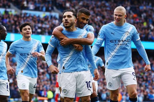 Guardiola, răspuns pentru Rooney, privind criticile la modul în care jucătorii lui Manchester City au sărbătorit victoria cu Arsenal / foto: Imago Images