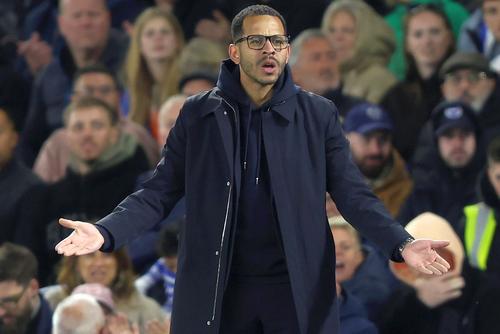 Liam Rosenior și-a criticat vehement jucătorii după a cincea înfrângere consecutivă în Premier League / Foto: Imago Images