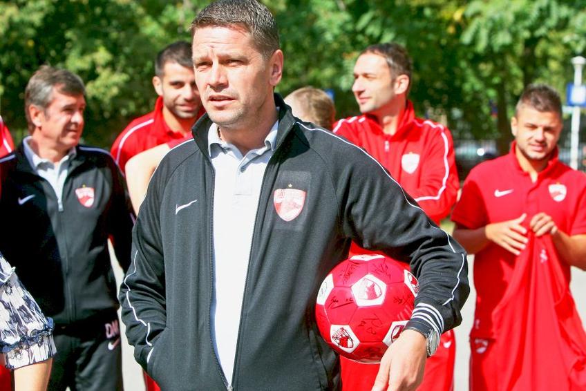 Dragoș Firțulescu , în stânga lui Flavius Stoican, în timpul unei acțiuni organizate de Dinamo