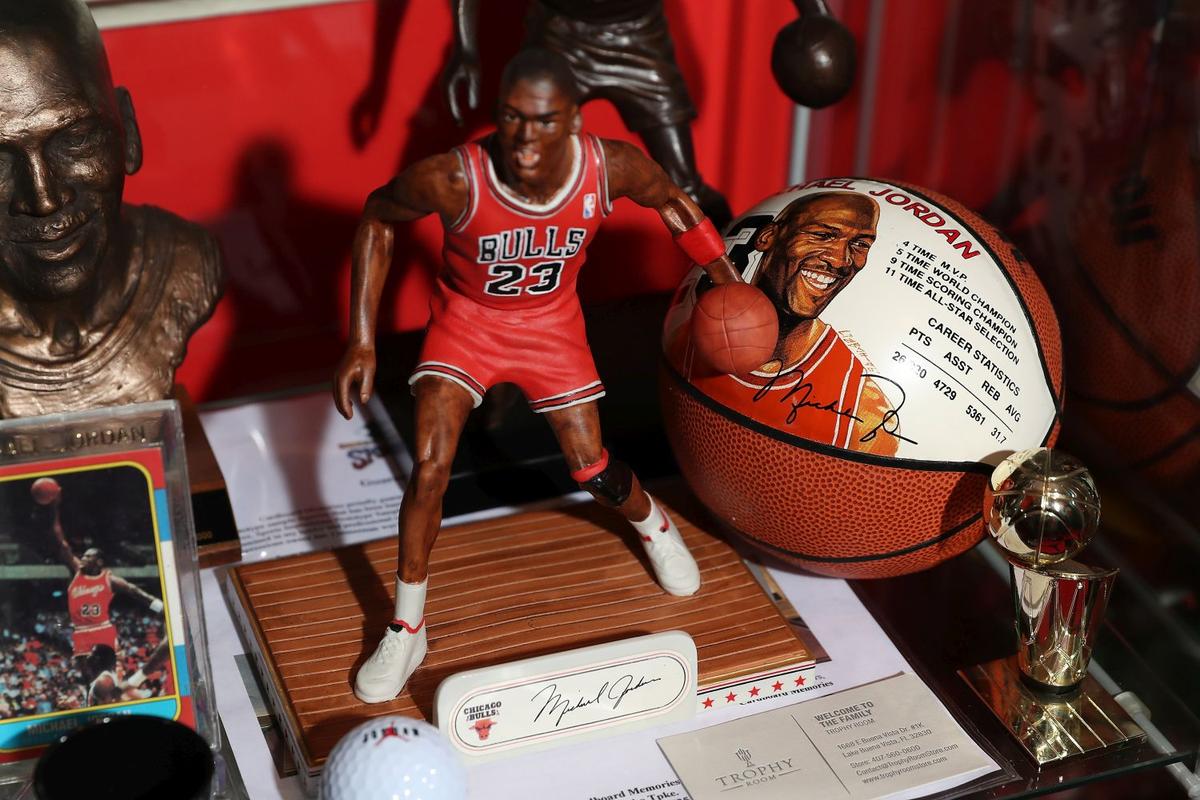 Michael Jordan împlinește azi 62 de ani! » 23 de lucruri neștiute: de ce a mituit un angajat al unui aeroport + Fobia cu care a rămas pe viață