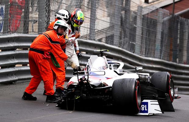 Mick, fiul lui Michael Schumacher, și-a făcut praf mașina la Monaco » N-a mai luat startul în calificări
