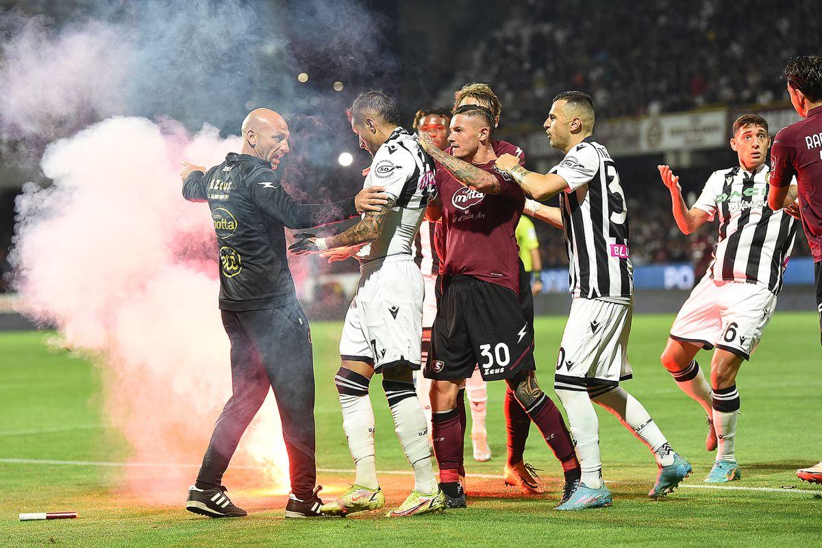 Răzvan Marin și colegii de Cagliari, prăbușiți după retrogradarea în Serie B! Radu Drăgușin și Salernitana au „supraviețuit”!
