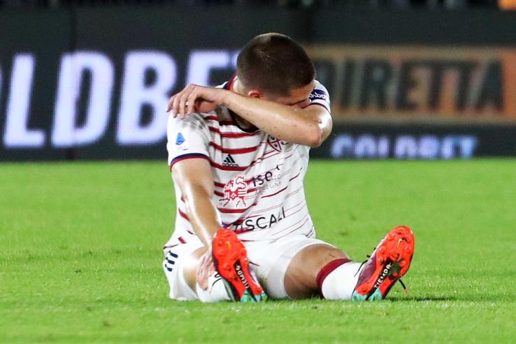 Răzvan Marin și Cagliari își iau adio de la prima ligă! Salernitana lui Radu Drăgușin a evitat in-extremis retrogradarea în Serie B / Sursă foto: Guliver/Getty Images